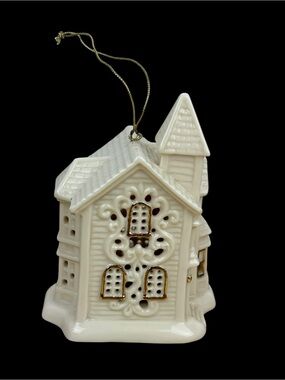 Cream Colored Ceramic Church/House Ornament w/Hanger 4.5” x 3.25” EUC